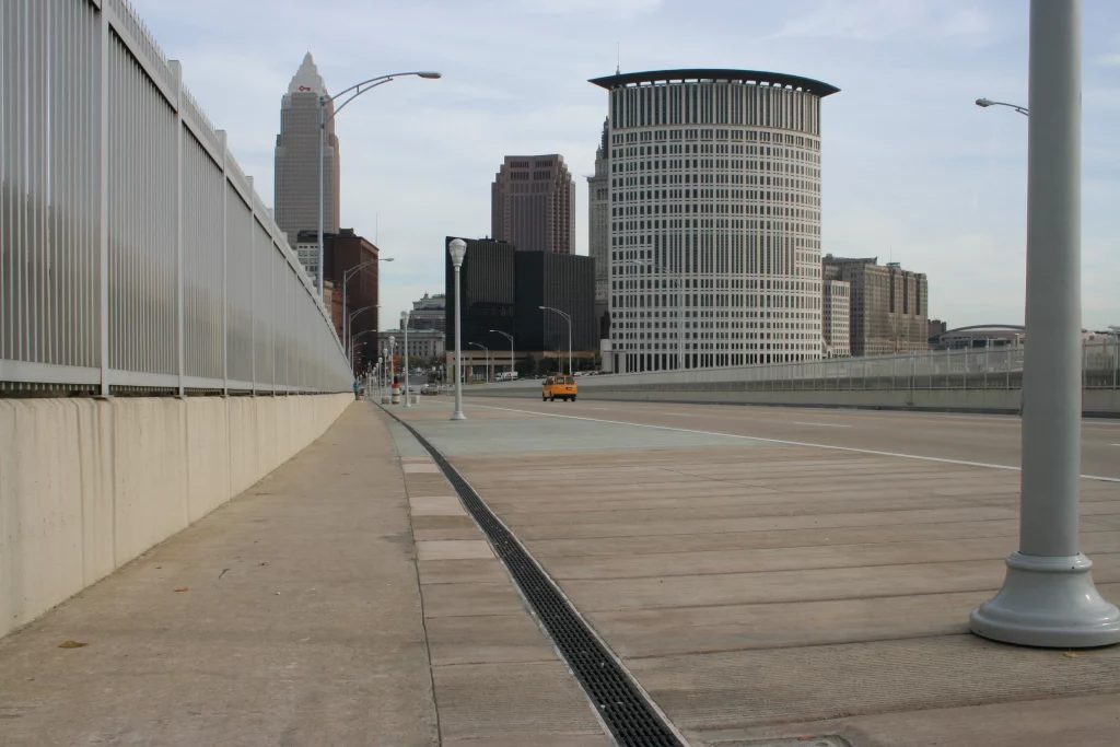 Veterans Memorial Bridge