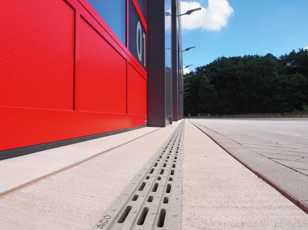 MonoBloc HD 100 installed outside garage door